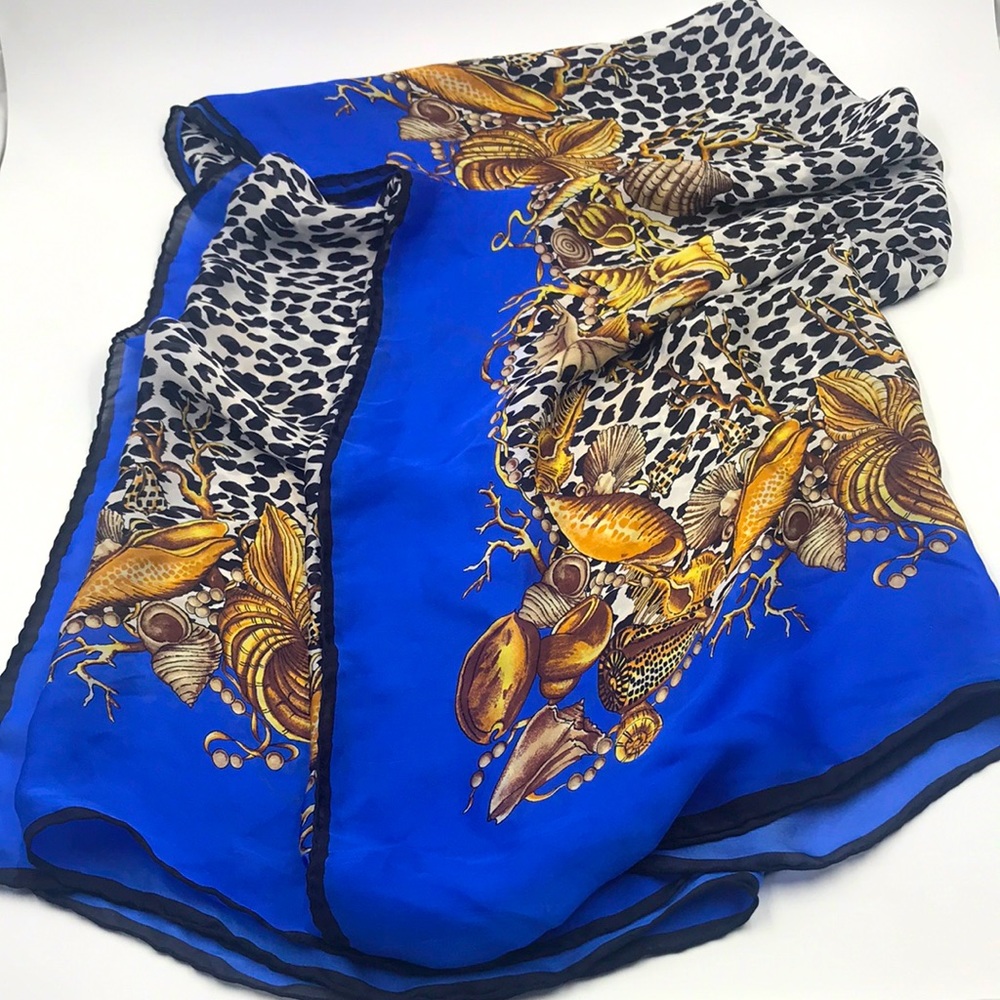 Authentic🔥 VERSACE SHAWL